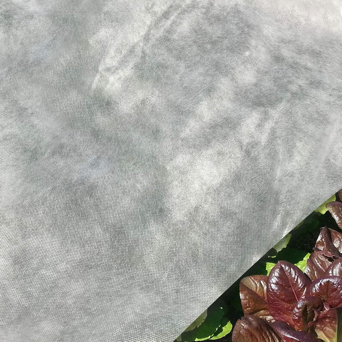 Floating Row Cover- 8.2x32.8ft Frost Blanket 0.6oz Garden Row Covers- Garden Blanket Fabric Plant Cover Protects Outdoor Plants Vegetables from Frost, Sun Insects Harsh Weather