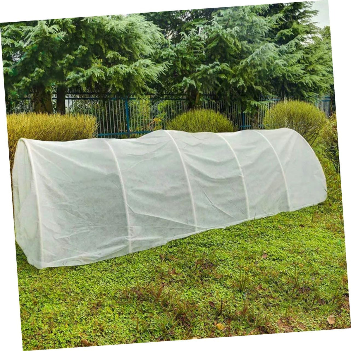 Warm Plant Protecting Non Woven Fabric Cover for Winter Shrub Protection Reusable Floating Row Cover for Vegetables Frost Blankets for Outdoor Plants
