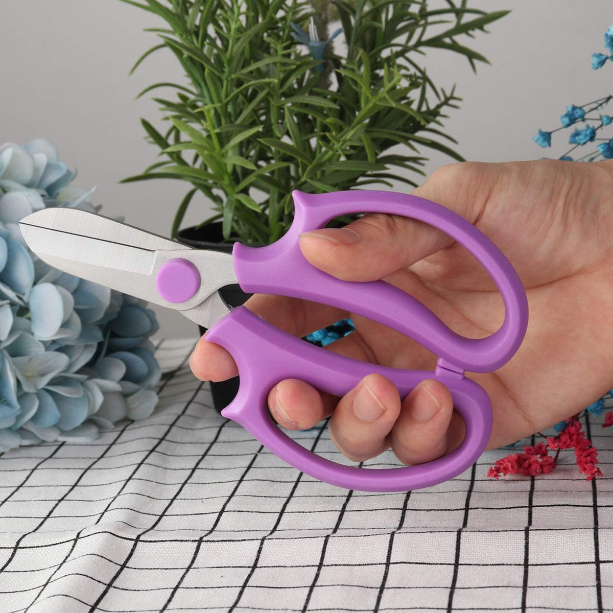 Garden Pruning Shears Scissors with Comfort Grip Handle, Premium Steel Professional Floral Scissors, Perfect for Arranging Flowers, Pruning, Trimming Plants, Gardening Tool (Purple)