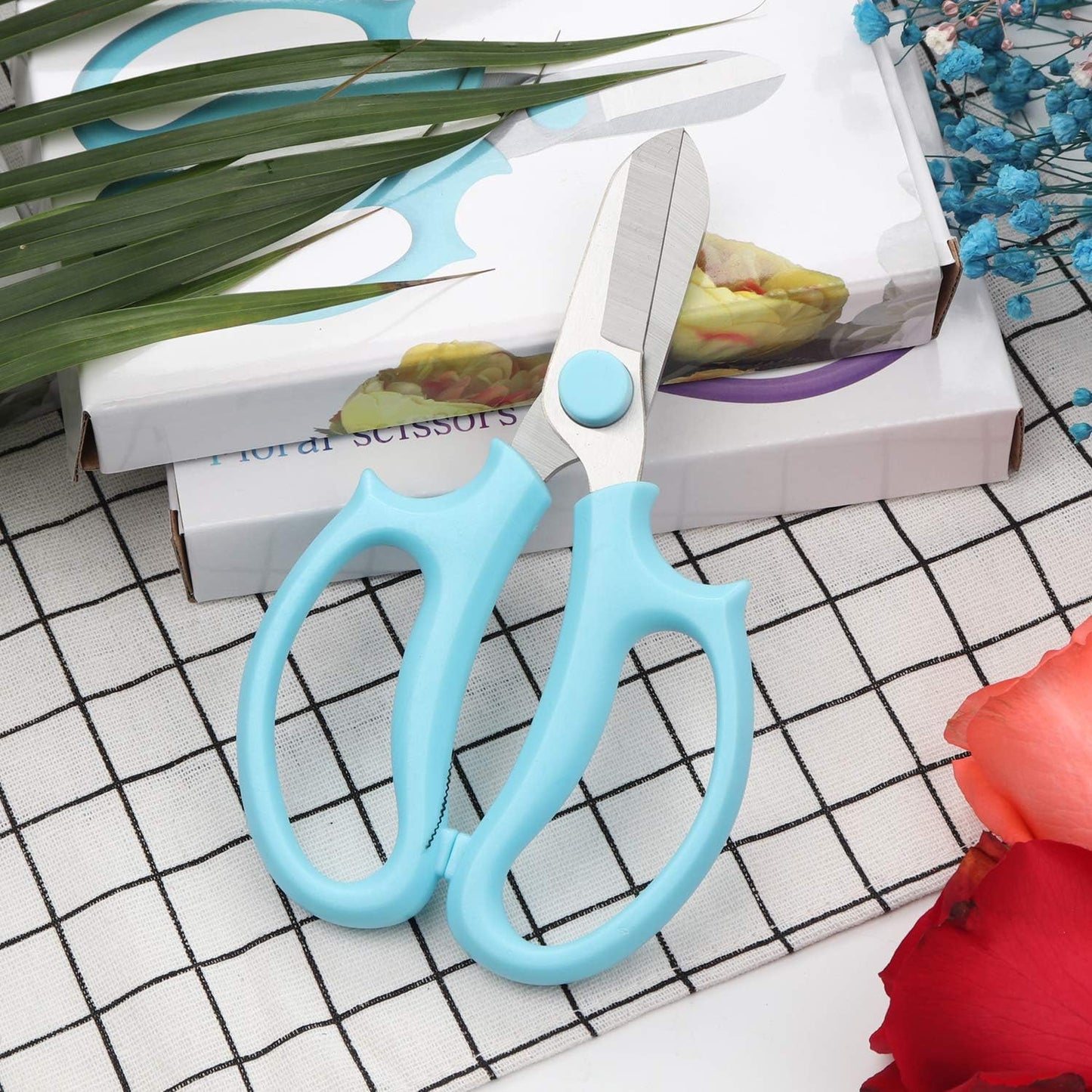 Garden Pruning Shears Scissors with Comfort Grip Handle, Premium Steel Professional Floral Scissors, Perfect for Arranging Flowers, Pruning, Trimming Plants, Gardening Tool (Purple)