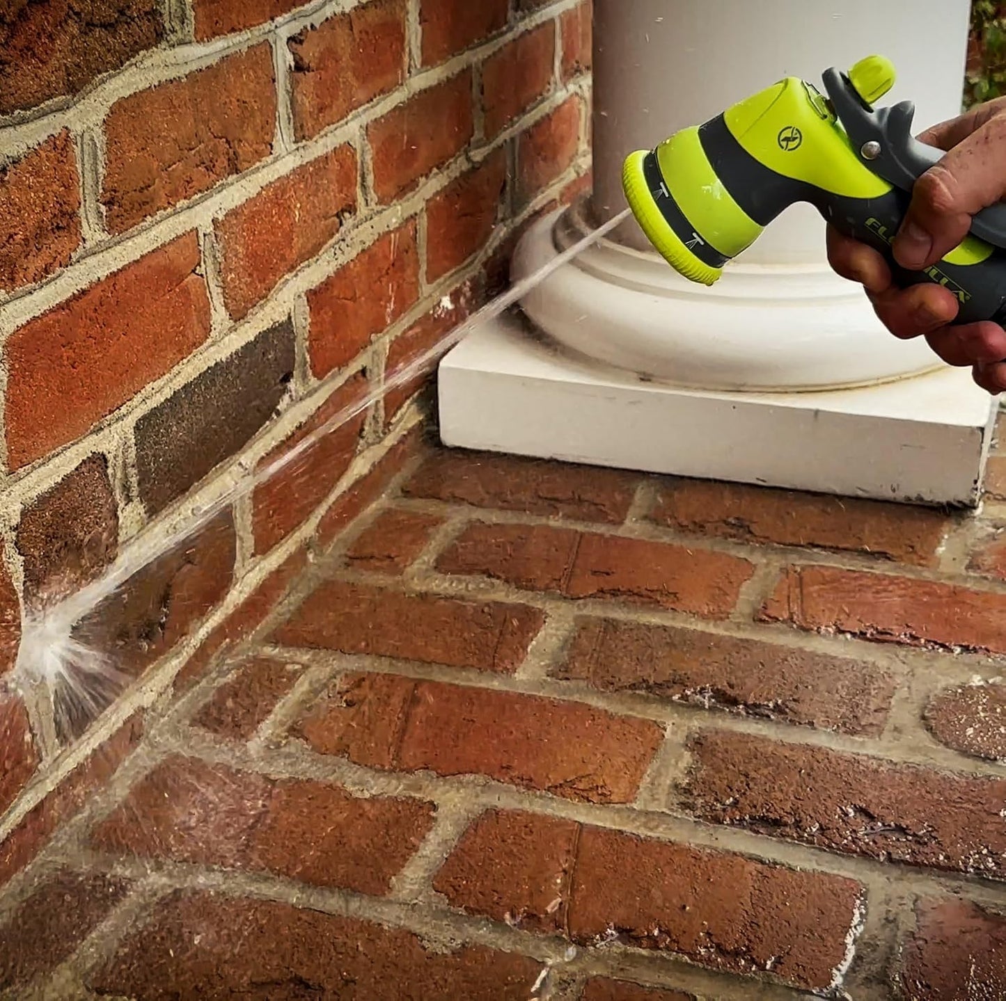 6-Pattern Adjustable Garden Hose Nozzle Sprayer with Easy to Use on/off toggle & Durable Design