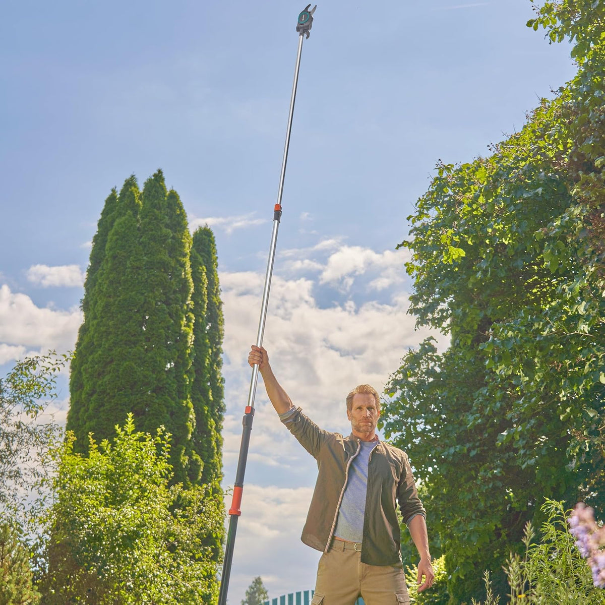 Extendable Tree Pruner with Rotating Head