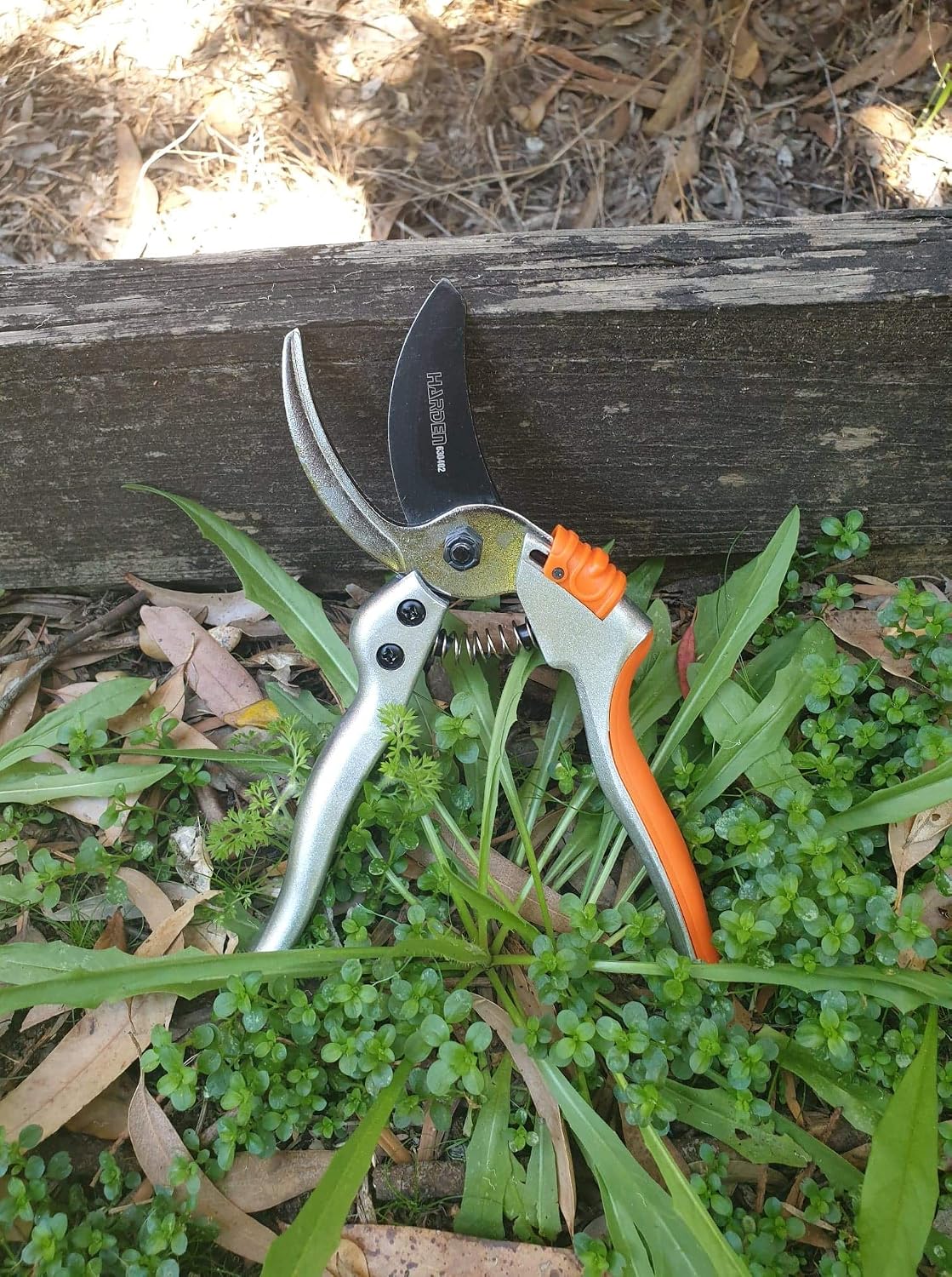 Pruning Shears For Gardening 8 Inch Bypass Pruners. SK5 Steel Non Stick Blade Garden Pruners With Carbon Steel Lower Blade And Ergonomic Non Slip Grip For Tree Trimming And Plant Cutting