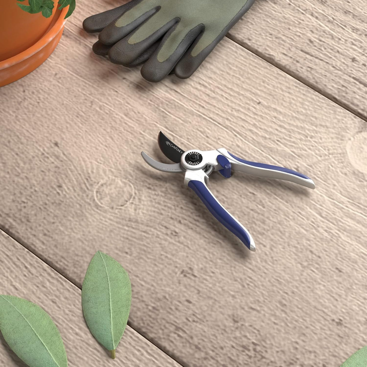 Professional Bypass Pruning Shears, Lightweight Garden Clippers for Cutting Flowers, Trimming Plants, 7-inch Steel Garden Scissors, Blue
