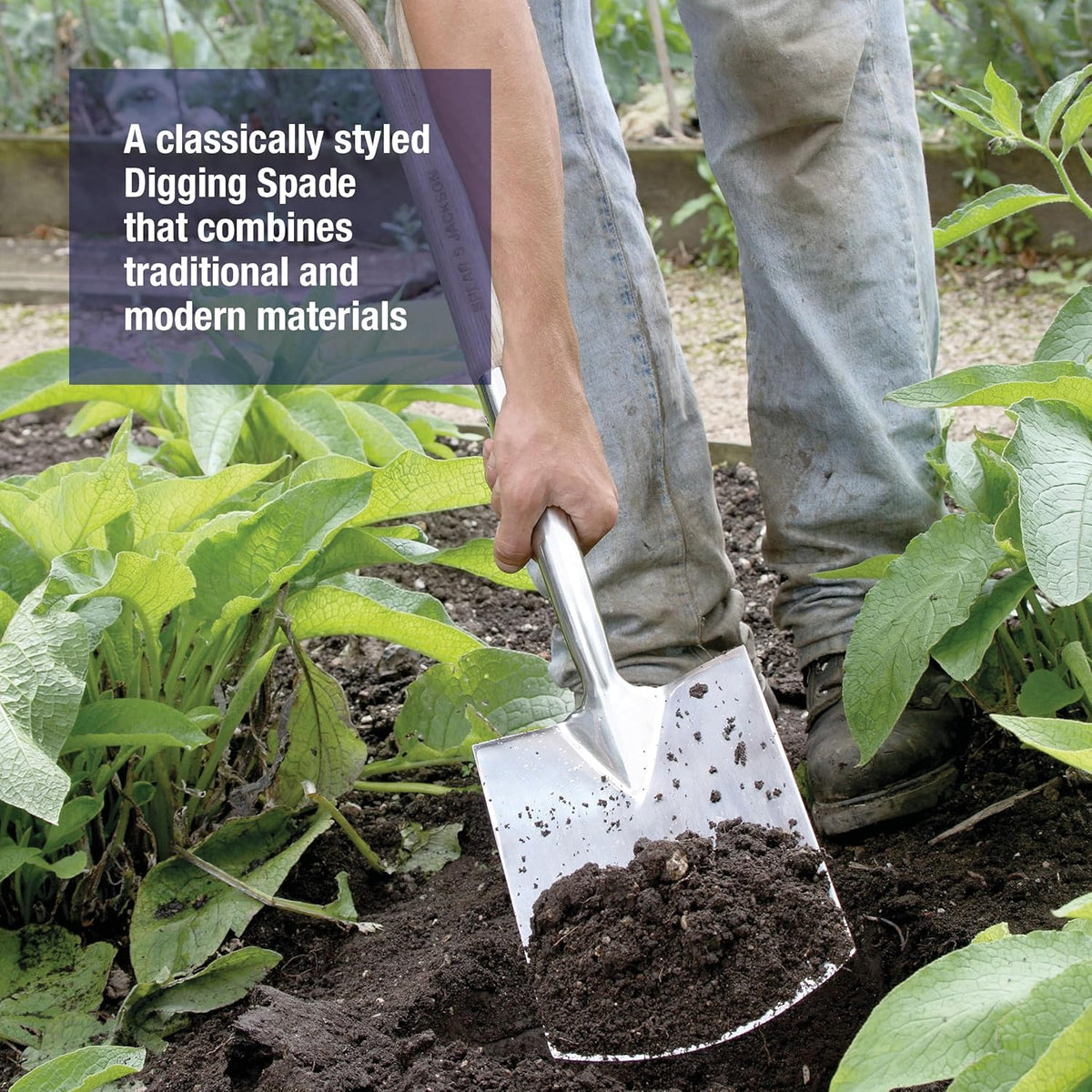 Traditional Stainless Steel Border Fork, Durable Heavy Duty Garden Tool, Ideal for Aerating Weeding and Digging, Comfortable Wooden Handle