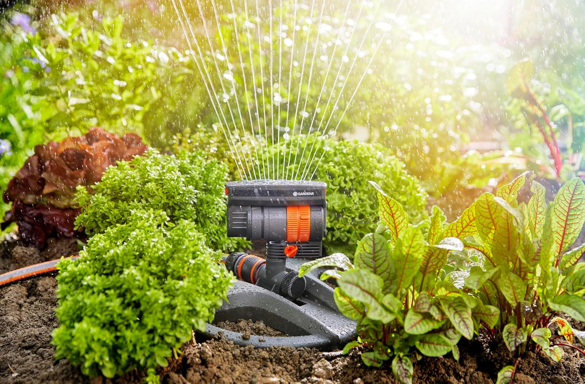 AquaZoom Compact Rectangular oscillating Sprinkler: Sprinkler for Watering Areas of 9–216 m², Range 3–18 m, Spread 3–12 m, Built-in Filter (18708-20)