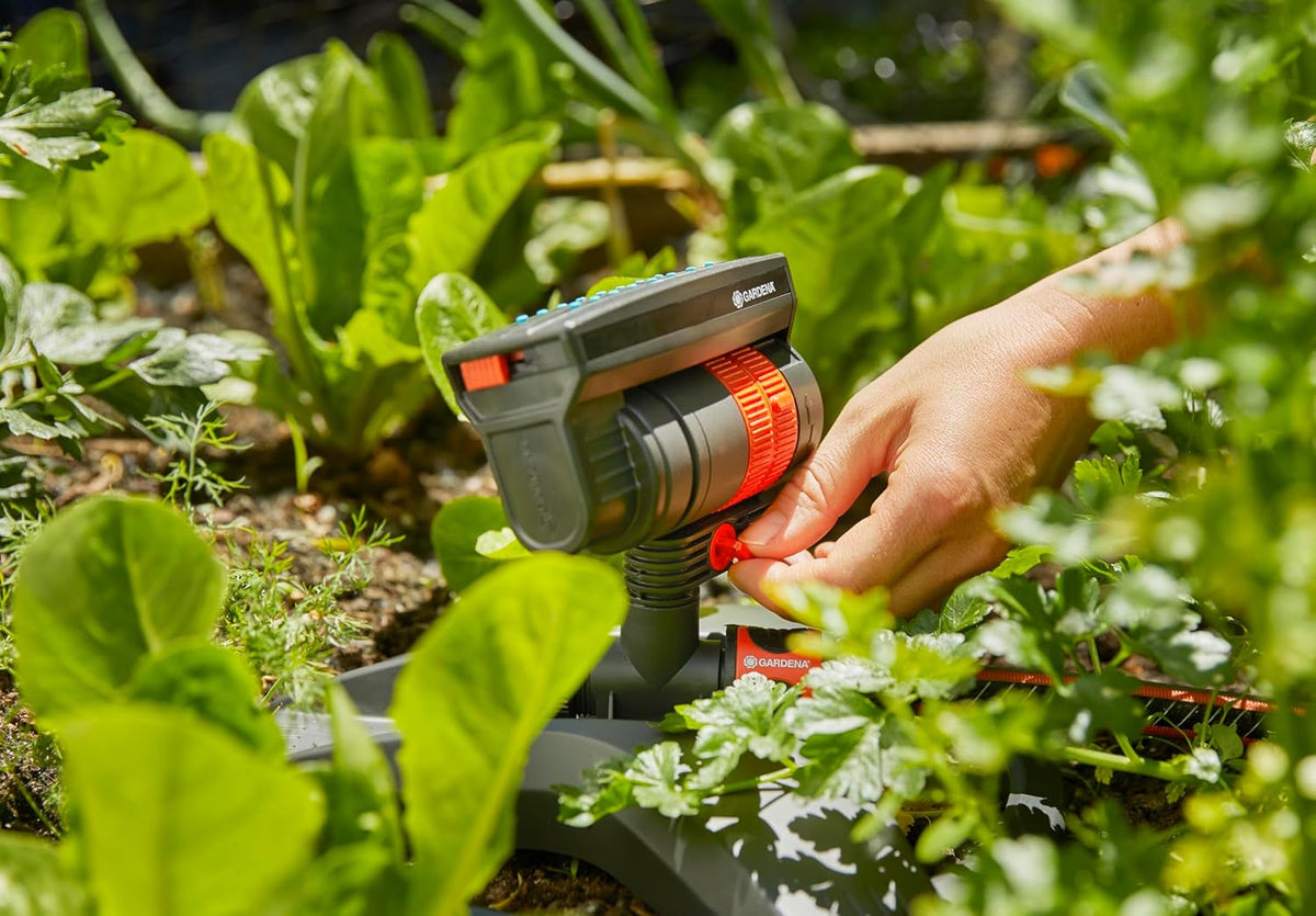 AquaZoom Compact Rectangular oscillating Sprinkler: Sprinkler for Watering Areas of 9–216 m², Range 3–18 m, Spread 3–12 m, Built-in Filter (18708-20)