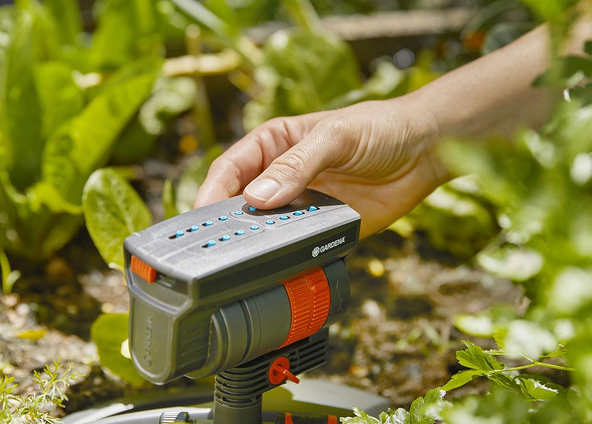 AquaZoom Compact Rectangular oscillating Sprinkler: Sprinkler for Watering Areas of 9–216 m², Range 3–18 m, Spread 3–12 m, Built-in Filter (18708-20)