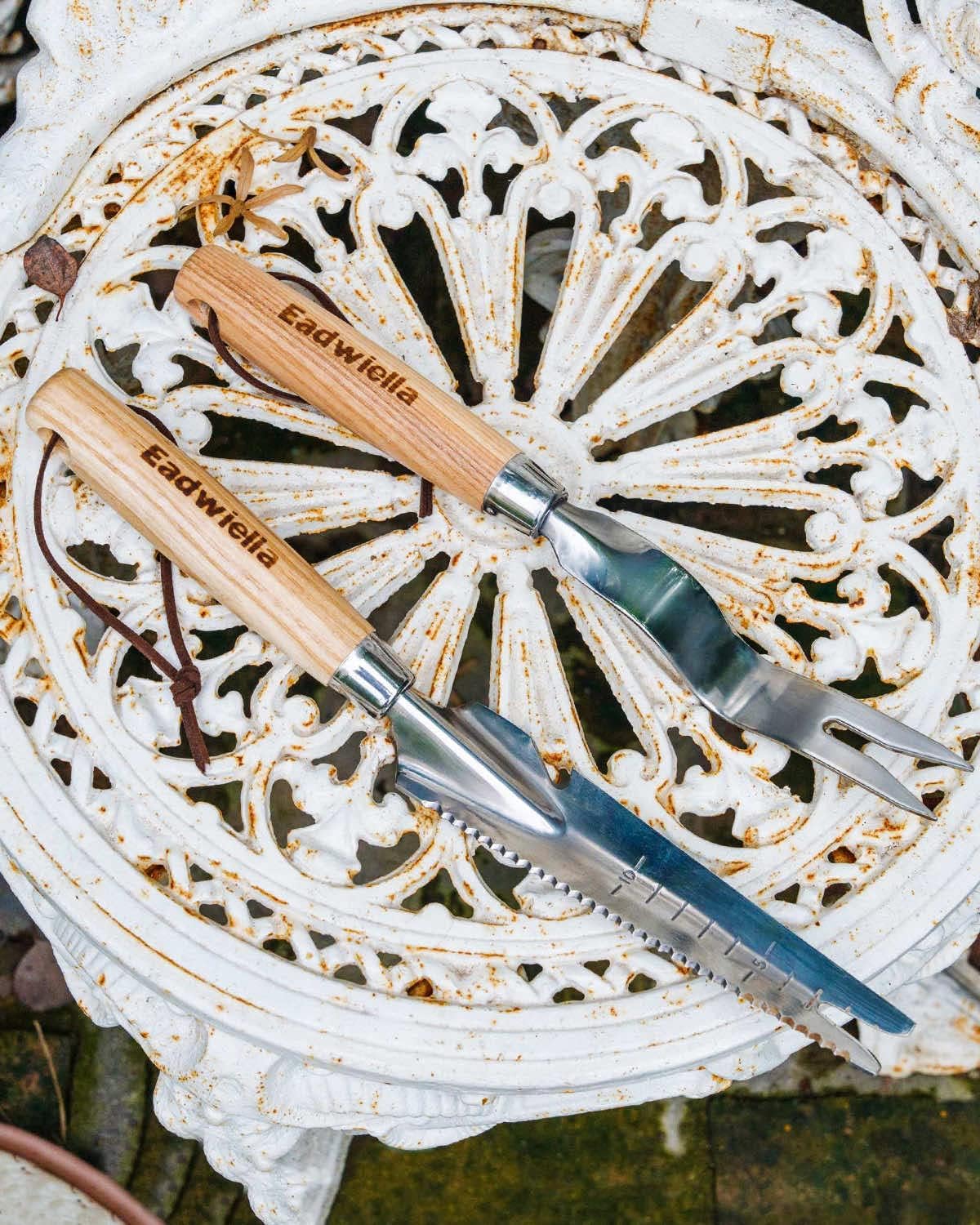 Dandelion & Crack Hand Weeder Puller with Solid Wood Handle