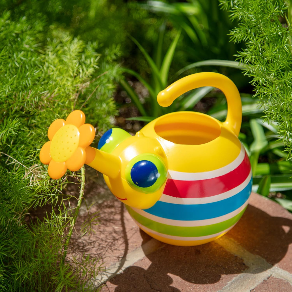 Melissa & Doug Sunny Patch Giddy Buggy Watering Can with Flower-Shaped Spout