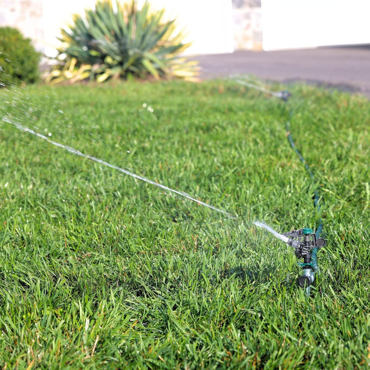 65162AMZ Metal Pulsating Sprinkler with QuickConnect Set, Amazon Bundle, XT Tripod