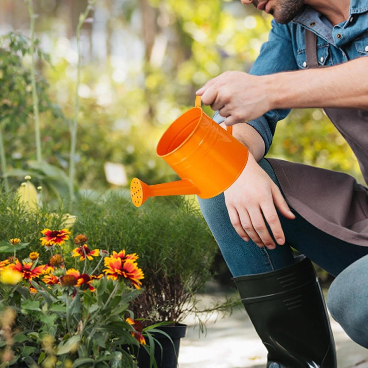 Metal Long Spout Watering Can with Ergonomic Handle, Balanced Design for Easy Pouring, 1L for Watering Indoor Houseplants, Outdoor Flowers, Garden Beds and Lawn Areas (Pink)