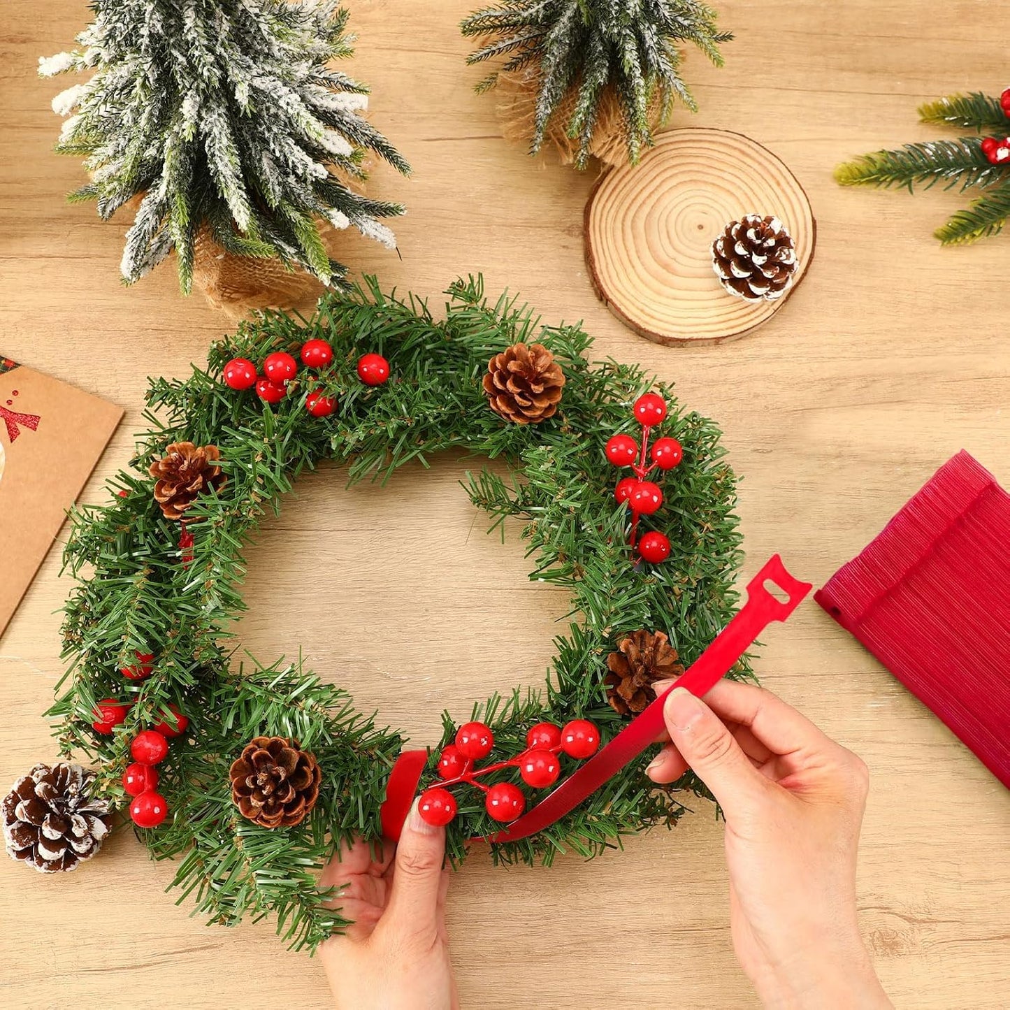 100 Pcs Christmas Garland Ties 7.87Inch Adjustable Garland Twist Ties Green