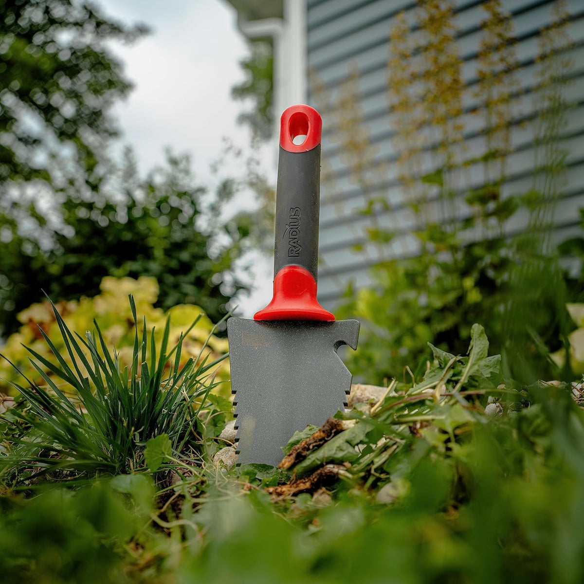 Root Slayer 16011 Heavy Duty Garden Trowel, Red
