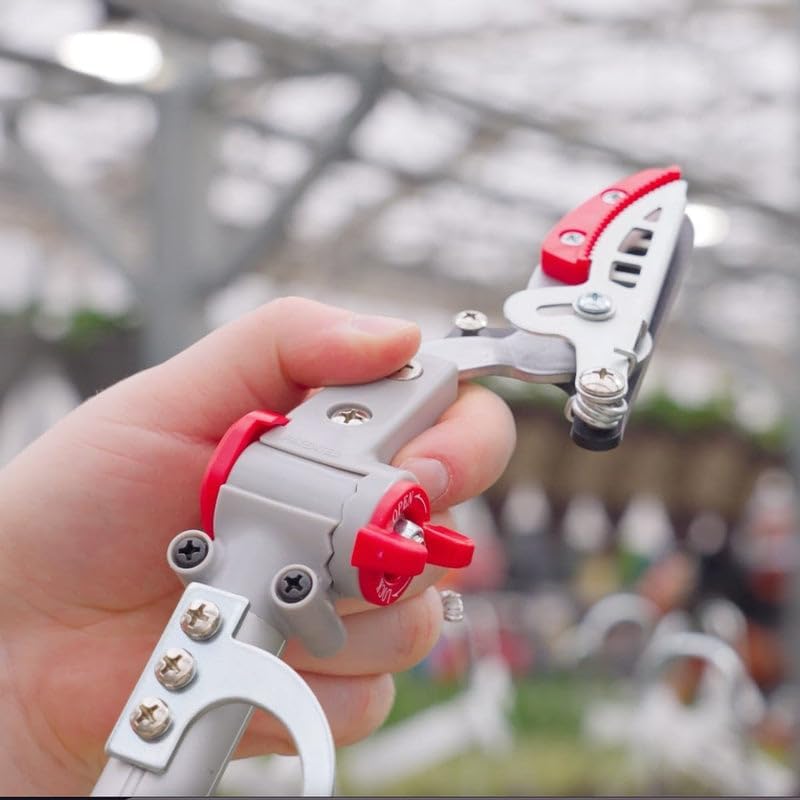 Telescoping Long-Reach Cut-and-Hold Pruner