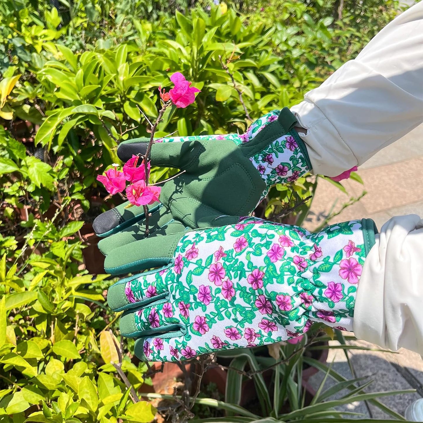 Cowhide Leather Thorn Proof & Puncture Resistant Gardening Gloves for Women and Men, Touchscreen Compatible Working Gloves for Weeding, Digging, Planting, Gardening Gifts for Women, Size Medium